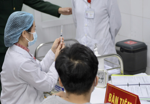 3 tự nguyện viên hàng đầu tiêm thử nghiệm vaccine Covid-19 việt nam đồng đều khoẻ mạnh, kết thúc 72 giờ theo dõi, có thể về lại nơi cư trú-1