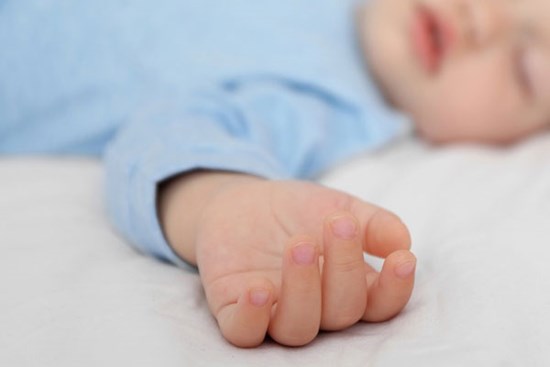 Trẻ dễ đột tử vào mùa lạnh do thói quen sai lầm của cha mẹ