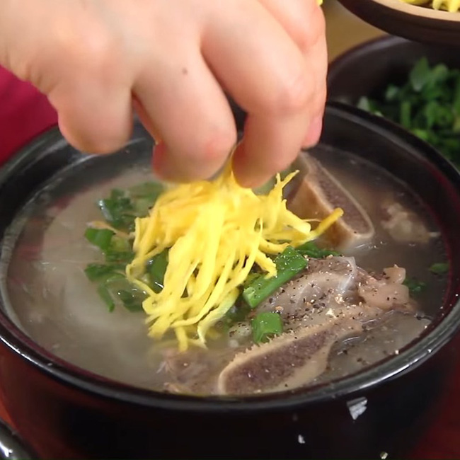 Chỉ với nồi canh này, chị em không cần ăn cơm mà tâm hồn vẫn được sưởi ấm, đặc biệt là chẳng sợ tăng cân!-16