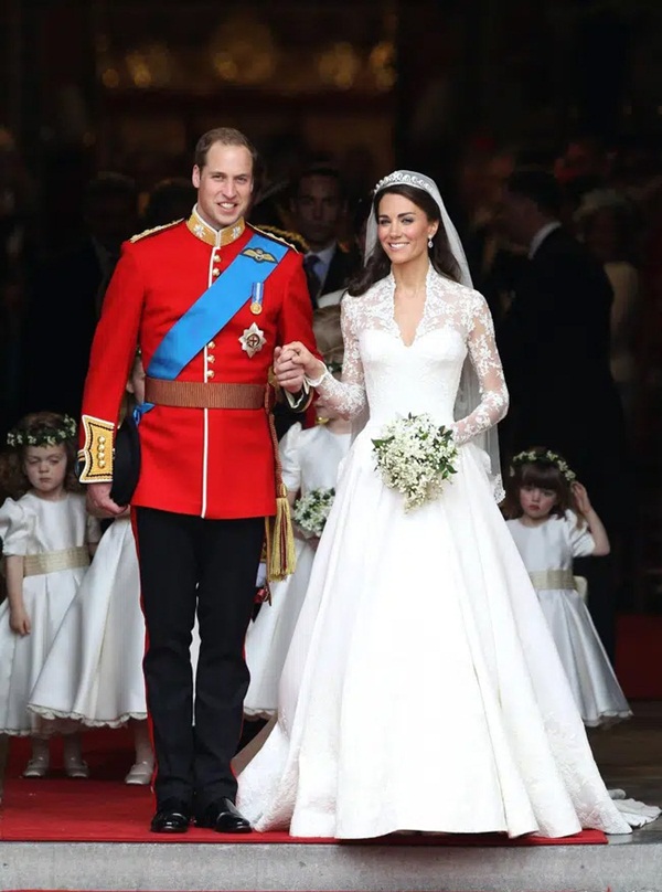 Nhìn lại năm 2020 của Hoàng gia Anh qua 9 bức ảnh được nhiều like nhất: Nhà Công nương Kate chứng tỏ đẳng cấp, Meghan Markle cũng không lép vế-7