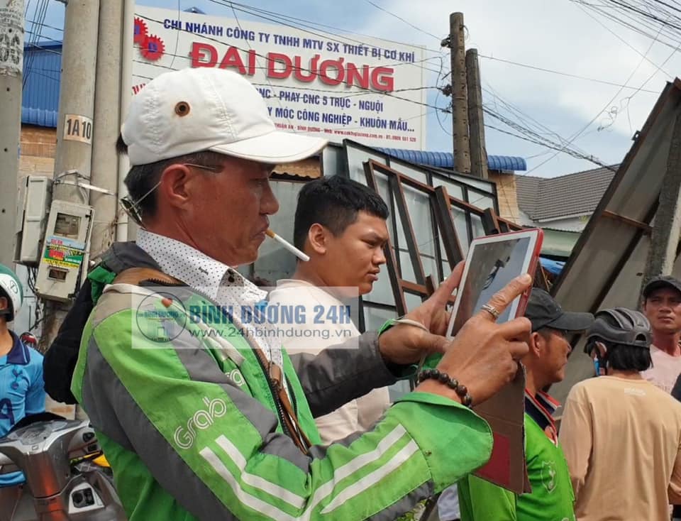 Phẫn nộ người đàn ông mặc đồ xe ôm công nghệ biến mất cùng tài sản của nạn nhân tử vong vì tai nạn giao thông-1