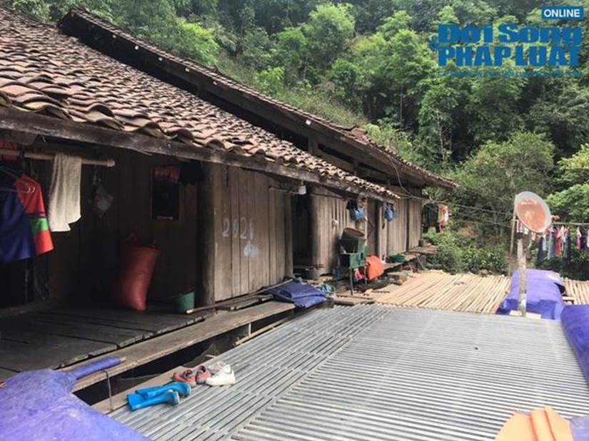 Căn nhà sàn đơn sơ của bố mẹ chồng cô dâu Thu Sao ở quê nhà-2