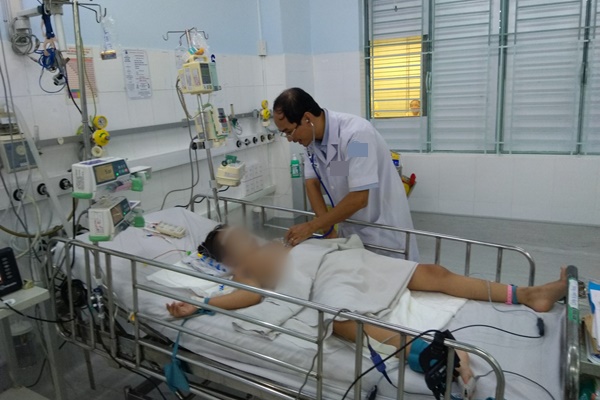 Giữa lớp học, cậu bé làm điều này khiến giáo viên sửng sốt, câu chuyện đằng sau ai biết cũng cảm động-5