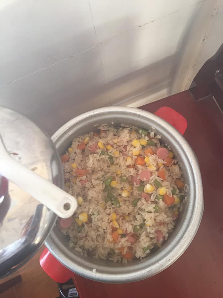 Khi trường học là ngôi nhà thứ hai: Học sinh mang cả... nồi cơm điện, ấm trà tới lớp sưởi ấm mùa đông-5