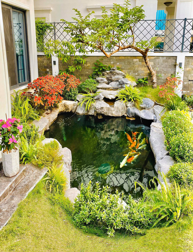 Biệt thự ven sông của Lã Thanh Huyền mùa Noel: Sang chảnh đẳng cấp 5 sao, ngắm góc nào cũng đẹp muốn xỉu-11