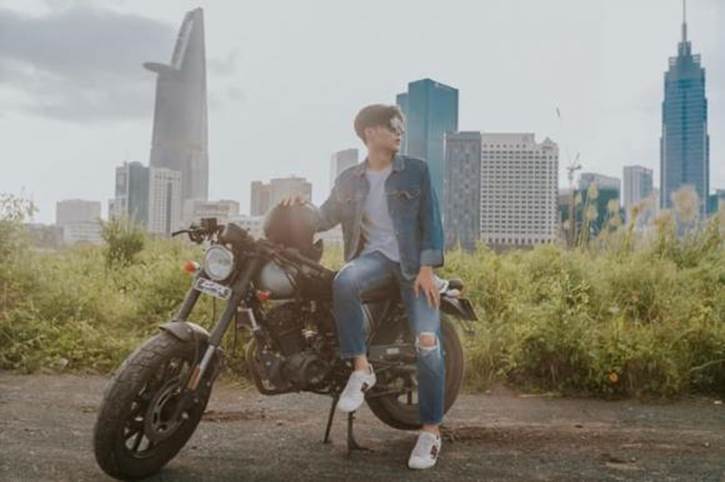 Chỉ mới 20 tuổi em trai Hòa Minzy sở hữu chiếc xế hộp tiền tỷ khiến ai cũng mê mệt-7