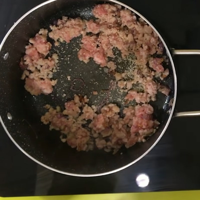 Mách chị em cách chữa cháy cho bữa tối trong những ngày cuối năm bận rộn: Chỉ 10 phút vào bếp là xong&nbsp;bát canh với đầy đủ rau, thịt và trứng!-6