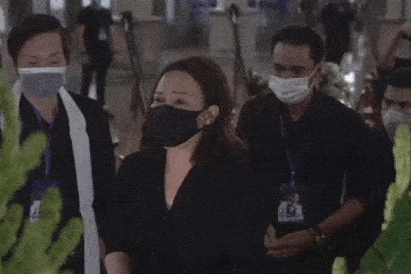 Bước chân phiêu bạt đã mỏi rồi - Ngoài NS Chí Tài, năm qua Việt Nam và thế giới đã mất đi những ngôi sao sáng này-16