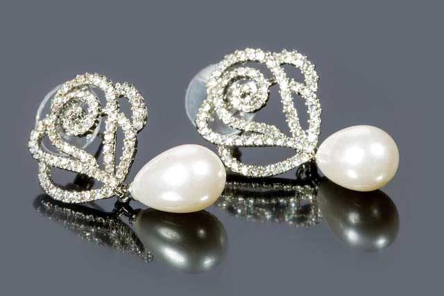 Cách làm sạch đồ trang sức bằng vàng bạc tại nhà nhanh chóng, đơn giản mà không hề tốn kém, chị em tha hồ xúng xính diện đón năm mới-1