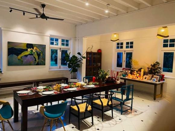 Thu Minh lên đồ gợi cảm cùng ông xã đón Giáng sinh sớm trong biệt thự 80 năm tuổi của Bằng Lăng-4