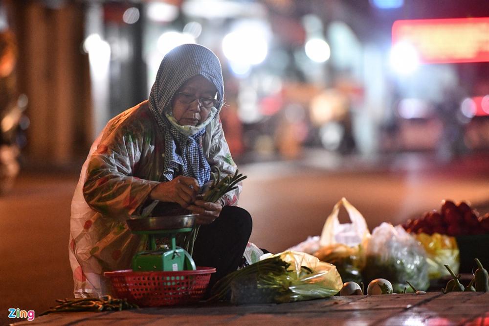 Người TP.HCM mặc áo ấm trong ngày 21 độ C-2