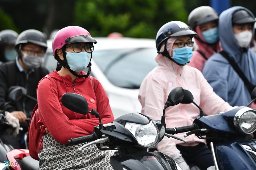 Người TP.HCM mặc áo ấm trong ngày 21 độ C-4