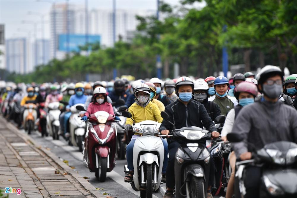 Người TP.HCM mặc áo ấm trong ngày 21 độ C-9