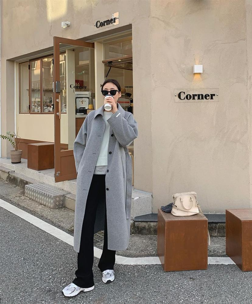 5 kiểu áo khoác trẻ trung nhất: Mặc lên hack được vài tuổi nhưng vẫn thanh lịch, xịn đẹp mới hay-10