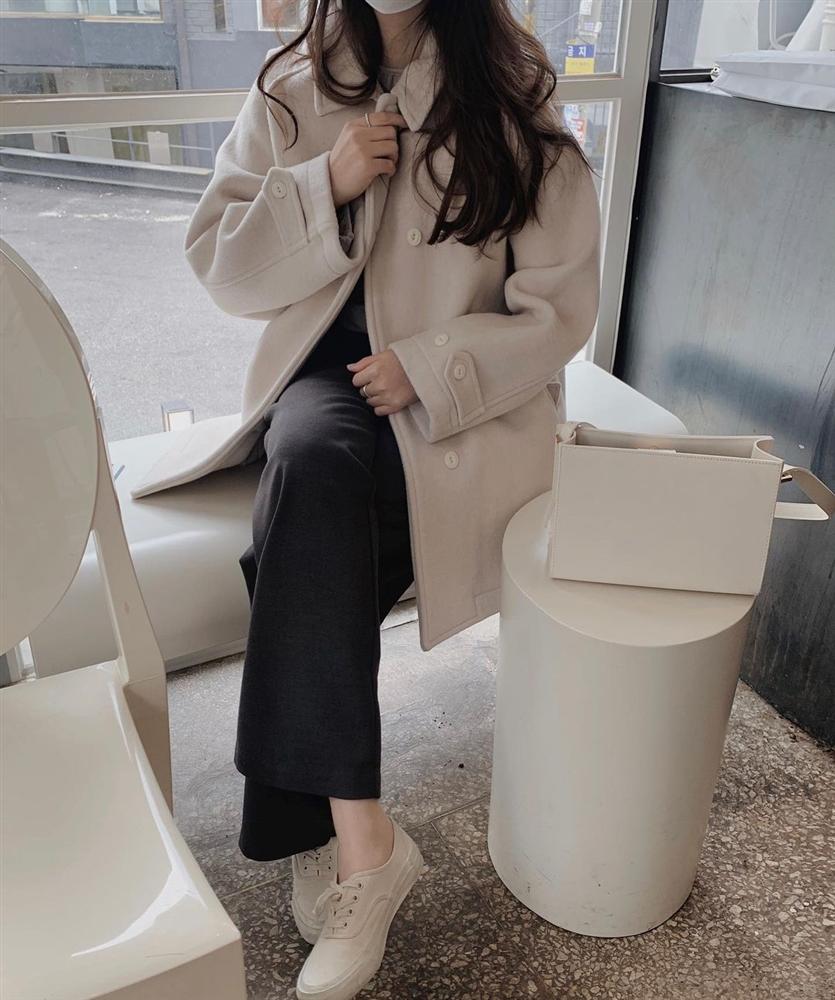 5 kiểu áo khoác trẻ trung nhất: Mặc lên hack được vài tuổi nhưng vẫn thanh lịch, xịn đẹp mới hay-12