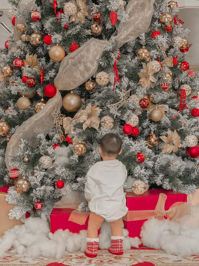 John Tuấn Nguyễn khoe góc sống ảo” mừng Noel trong biệt thự tiền tỷ, Lan Khuê liền có pha dằn mặt” vì quá tức!-2