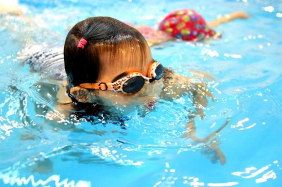 Bác sĩ: Không nên cho trẻ tiếp xúc với 4 loại thể thao này quá sớm vì tác hại rất lớn về thể chất, cha mẹ không nên vội vàng-2