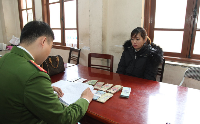 Nữ siêu đạo chích trà trộn vào ăn hỏi, nhởn nha xem lễ thành hôn sau đó vét sạch hàng trăm triệu tiền mừng-3