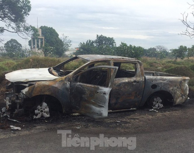 Giận vợ, người đàn ông châm lửa thiêu rụi chiếc ô tô-2