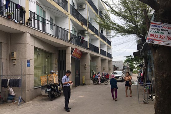 TP.HCM: Nam sinh viên tử vong trong tư thế treo cổ tại phòng trọ, miệng bị dán băng keo