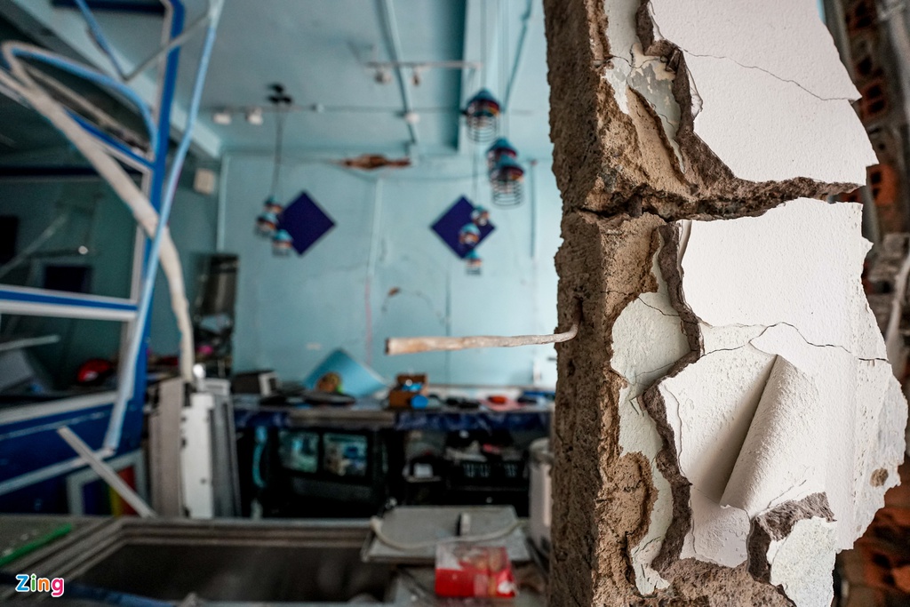 Cảnh tan hoang sau vụ nổ ở TP.HCM-6