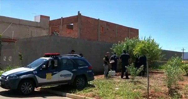 Để con gái 5 tuổi ở nhà cùng cha dượng, mẹ không ngờ con thường đi vệ sinh rất lâu và kêu đau rát, mấy ngày sau bi kịch đau xót ập đến-2