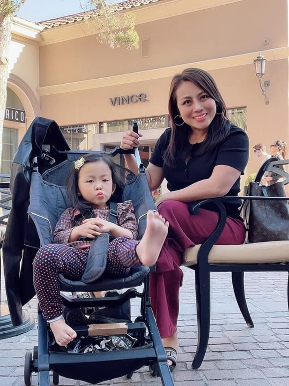 Hoàng Anh bị dân mạng chỉ trích dữ dội, vợ cũ bấm like từng bình luận-3