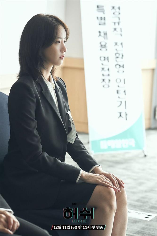 Style công sở của Yoona từ phim ra ngoài đời đều chuẩn đẹp, hội chị em học thì đi làm chẳng lo mặc xấu-4