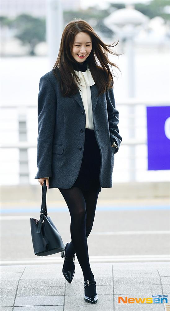 Style công sở của Yoona từ phim ra ngoài đời đều chuẩn đẹp, hội chị em học thì đi làm chẳng lo mặc xấu-15