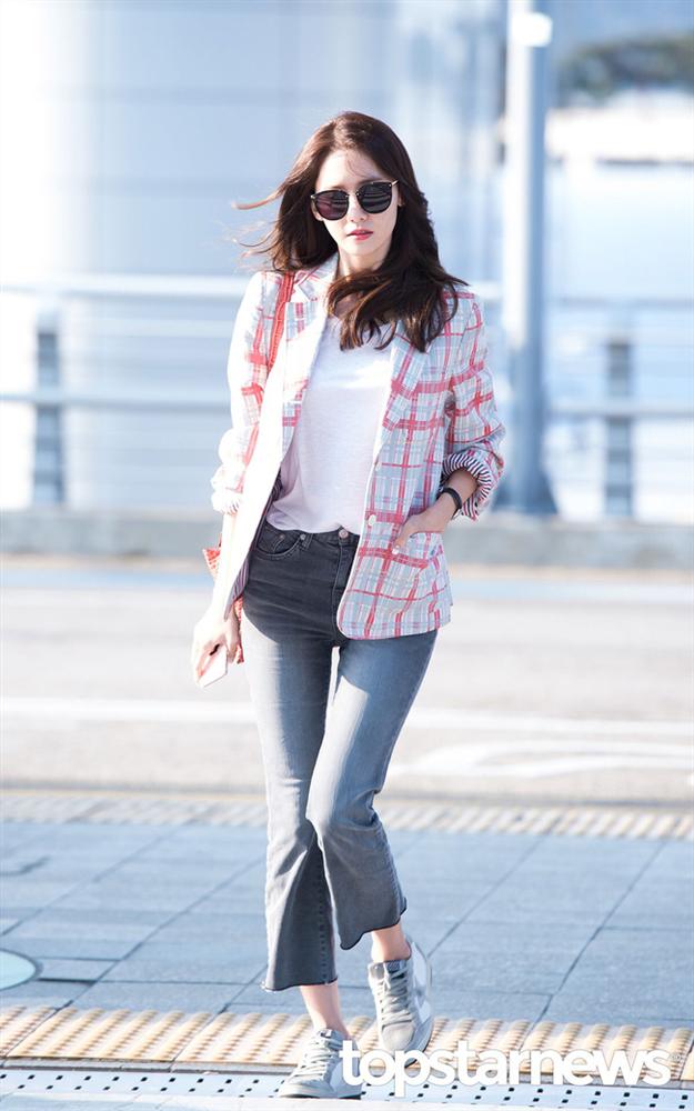 Style công sở của Yoona từ phim ra ngoài đời đều chuẩn đẹp, hội chị em học thì đi làm chẳng lo mặc xấu-17