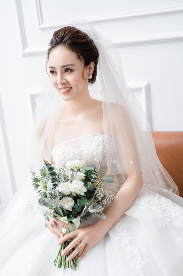 Trọn bộ ảnh cưới của NS Công Lý và bạn gái kém 15 tuổi: Cô dâu nhan sắc rạng ngời, Cô Đẩu” tạo dáng cực lầy-8