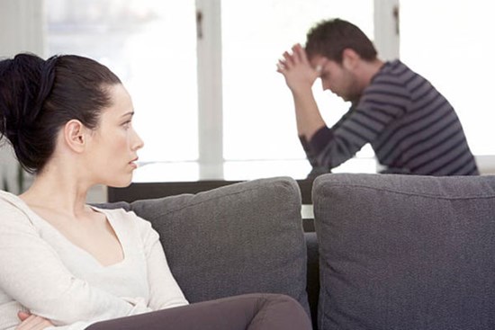 Mệt mỏi vì chồng đầy hoài nghi sau quá khứ bị người cũ cắm sừng