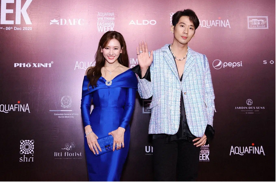 Xinh hơn cả Hari Won khi đụng váy, HH Đỗ Thị Hà cuối cùng cũng thoát kiếp bị chê dù vẫn lộ vòng 2 thiếu thon gọn-4