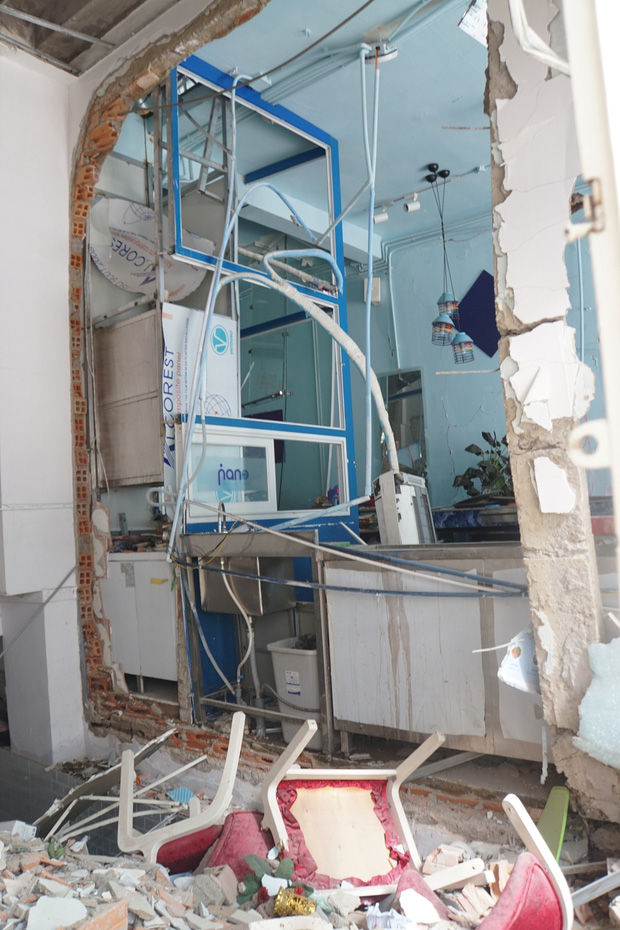 Ảnh: Cận cảnh hiện trường quán bún ở Sài Gòn bị nổ tung, chỉ còn lại đống đổ nát-12