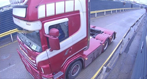 Vụ 39 người Việt trong container: Cảnh sát tiết lộ hình ảnh mới về những giờ phút kinh hoàng sau cùng của các nạn nhân-5