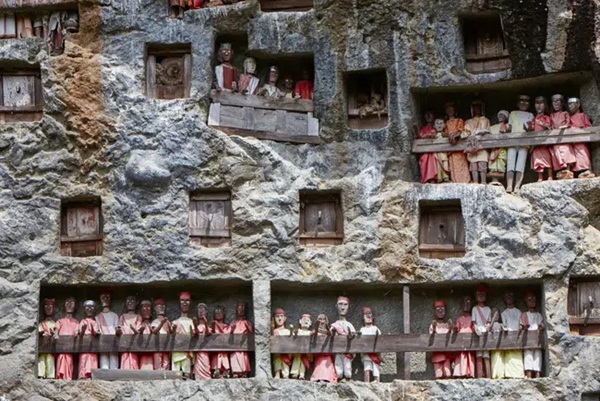 Rùng rợn câu chuyện người phụ nữ qua đời 3 năm bỗng đội mồ sống dậy và đi lại như thể chưa có chuyện gì xảy ra khiến MXH rùng mình-2