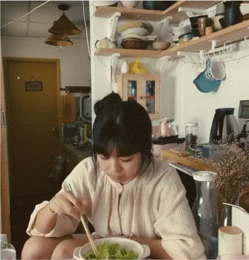 Căn phòng vintage của Trà Long Mắt Biếc”: Nhỏ xinh, thấy cưng nhưng độc nhất là bồn tắm đặt ngay trong phòng ngủ-10