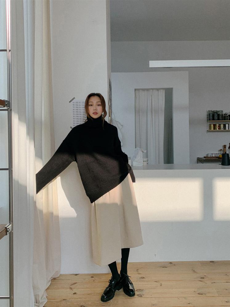 5 cặp chân váy + giày được hội sành mặc áp dụng nhiều nhất mùa lạnh vì giúp style lên tầm một cao mới-17