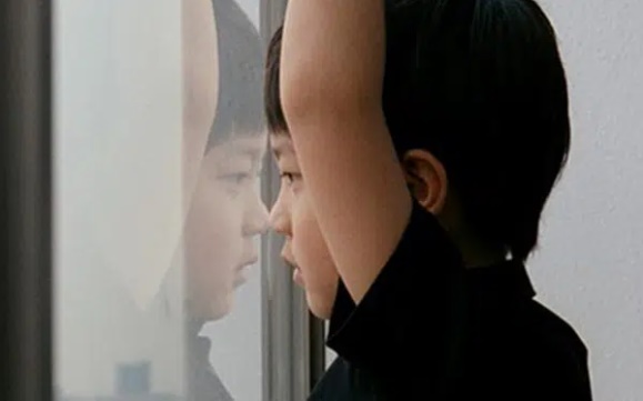 Con đang đi cắm trại thì bất ngờ thay đồ trước mặt 3 bạn nam, hậu quả đau lòng xảy ra, nguyên nhân thì ra do cách giáo dục sai lầm từ người mẹ-1