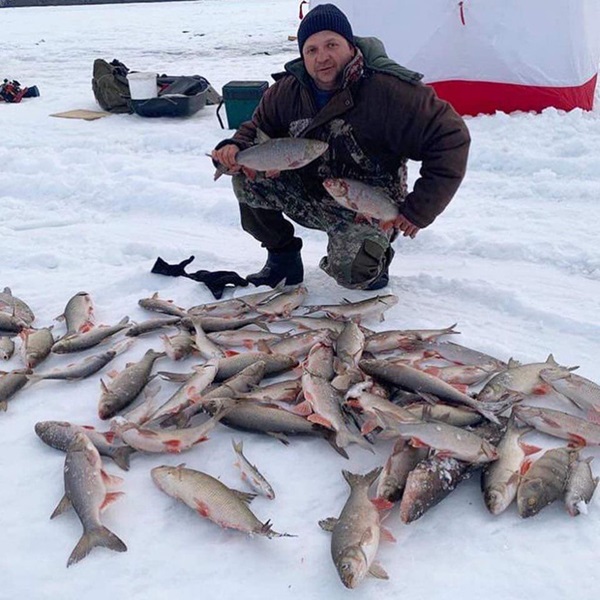 Bức ảnh cá cứng đơ xếp từng chồng bày bán ở chợ gây ngạc nhiên tột độ và sự thật về thành phố lạnh nhất thế giới, đóng băng cả lông mi và tóc-9