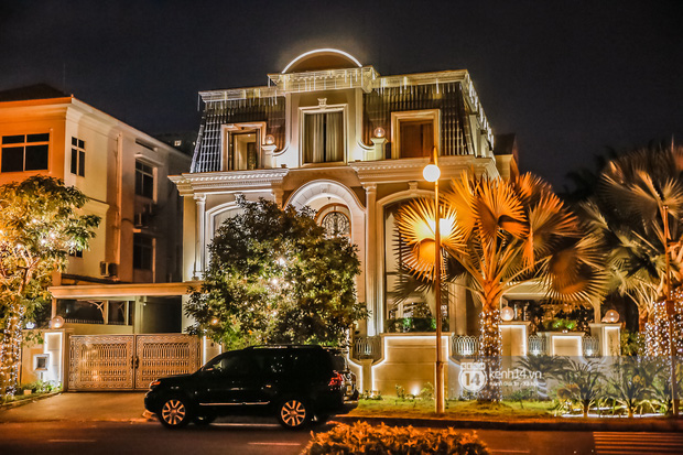 Mạnh tay chi tiền trang trí, sao Vbiz ở nhà thôi cũng có ảnh check-in Noel xịn: Biệt thự 40 tỷ dát vàng” của Ngọc Trinh đã có đối thủ?-13