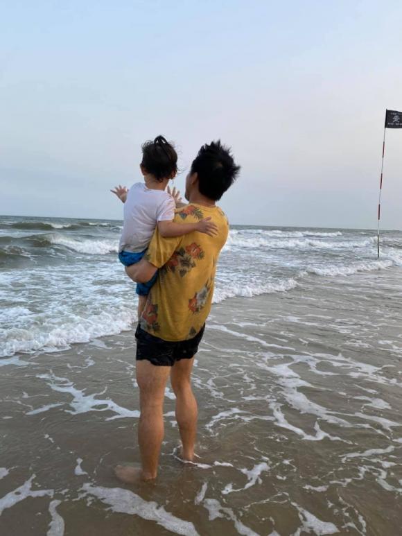 Hé lộ chân dung 2 con riêng của vợ Quý Bình: Con gái đẹp như mỹ nhân, con trai chuẩn hot boy nhí-19