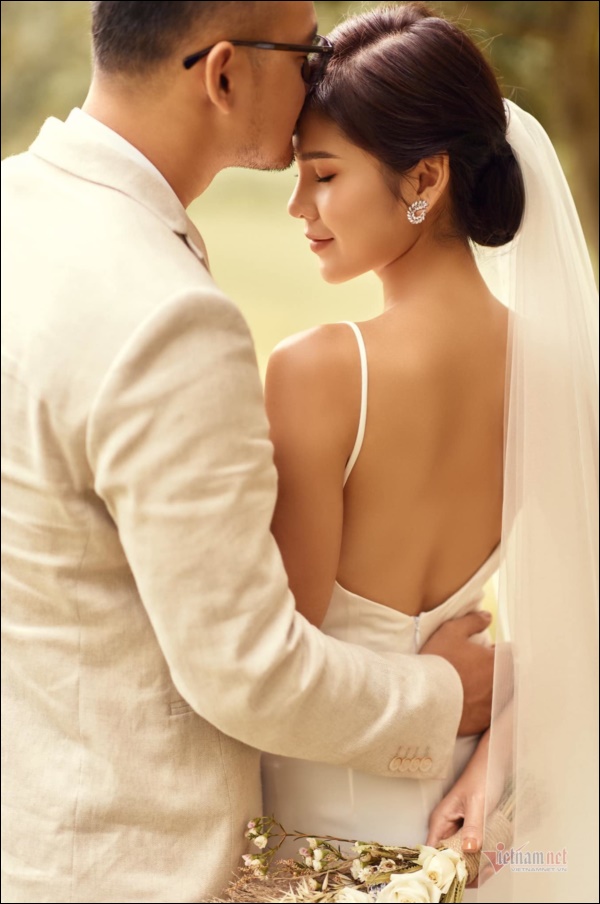 Dù tổ chức rầm rộ hoành tráng hay kín bưng giản dị, đây chính là 7 đám cưới đình đám nhất năm 2020-8