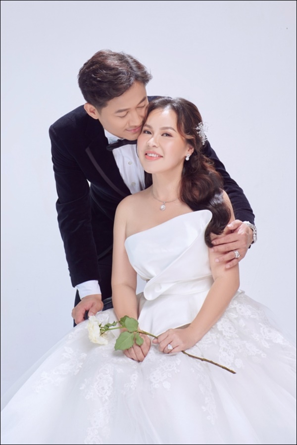 Dù tổ chức rầm rộ hoành tráng hay kín bưng giản dị, đây chính là 7 đám cưới đình đám nhất năm 2020-11