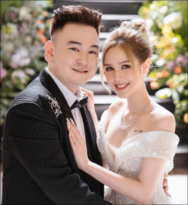 Dù tổ chức rầm rộ hoành tráng hay kín bưng giản dị, đây chính là 7 đám cưới đình đám nhất năm 2020-13