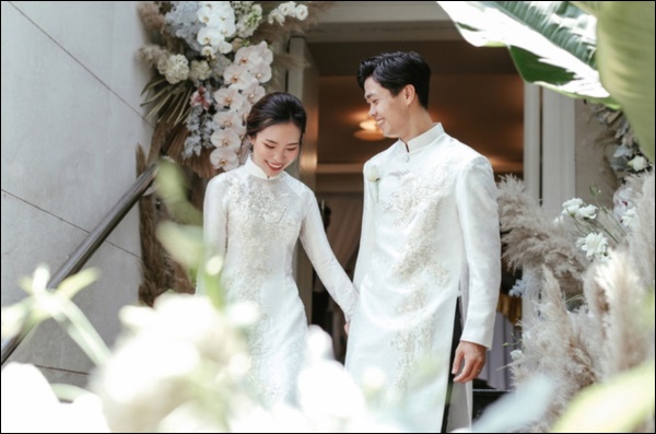 Dù tổ chức rầm rộ hoành tráng hay kín bưng giản dị, đây chính là 7 đám cưới đình đám nhất năm 2020-15