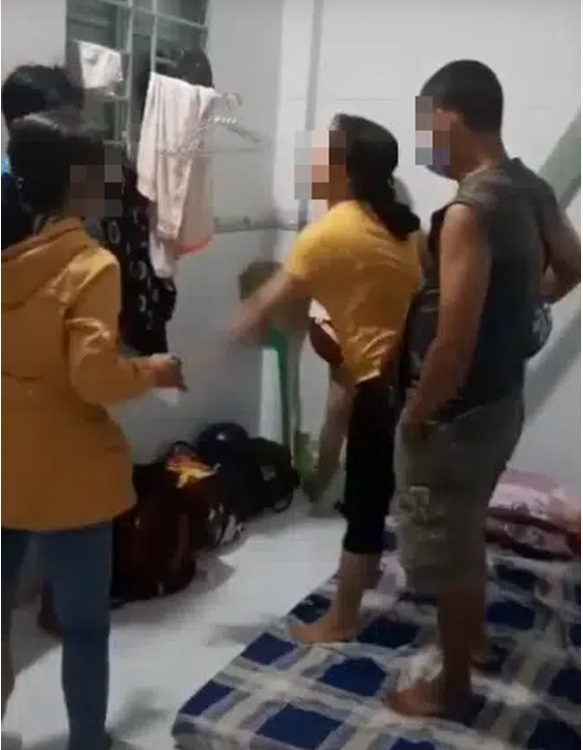 Pha đánh ghen cực gắt: Vợ bắt quả tang chồng trong nhà trọ nhân tình và câu chốt Tiền mày nè, lấy đi, tao cho đàng hoàng-2