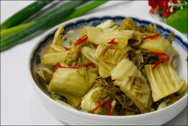 Giáng sinh lạnh làm nồi lẩu cá chép om dưa ngon thần sầu, chồng con chẳng còn đòi ra ngoài hàng ăn-1