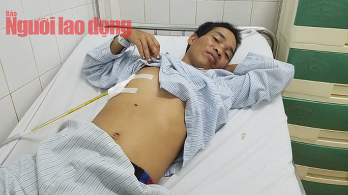 Gia đình 3 người bị bắn khi ăn cơm: Nghèo khó, không có tiền ứng viện phí-1