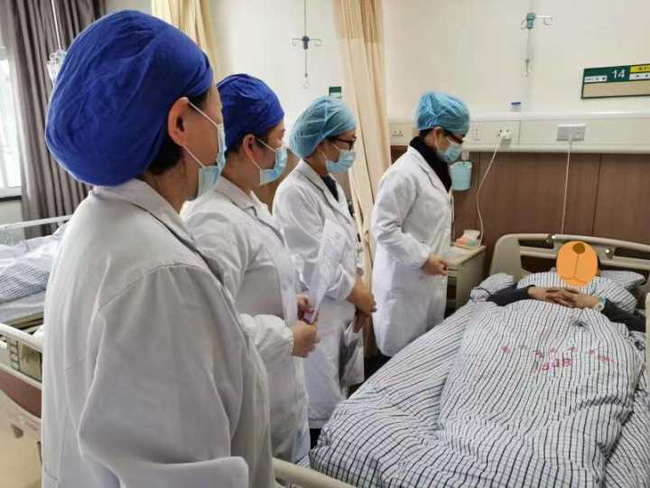 Chàng trai trẻ đau bụng đột ngột, đi khám thì hốt hoảng thấy chỉ số chức năng gan vượt 200 lần, nguyên nhân hóa ra là từ người vợ-1